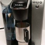 Keurig Platinum brewer in the process of brewing