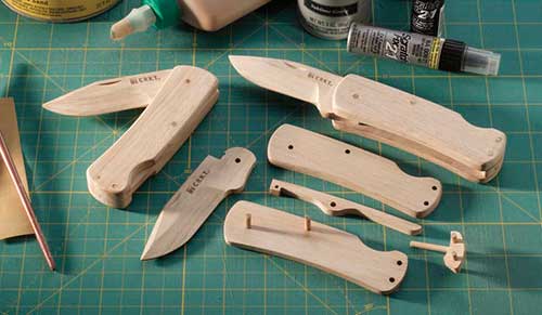 Wooden Pocket Knife Kit Teaches Knife Mechanics to Kids – The Gadgeteer
