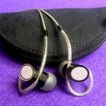 B&W_C5_earphones_2