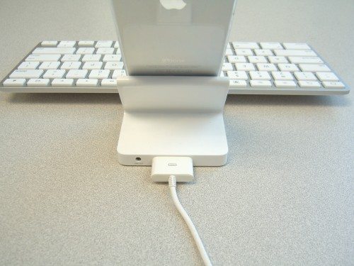 Using an old Apple iPad keyboard dock with your iPhone 5