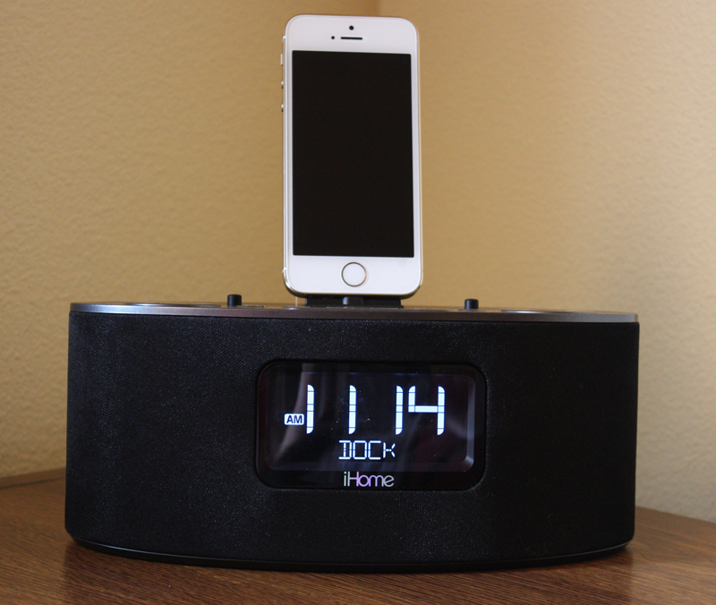 iHome Docking IPL22 Clock Radio for Iphone//ipod With Lightning Connector