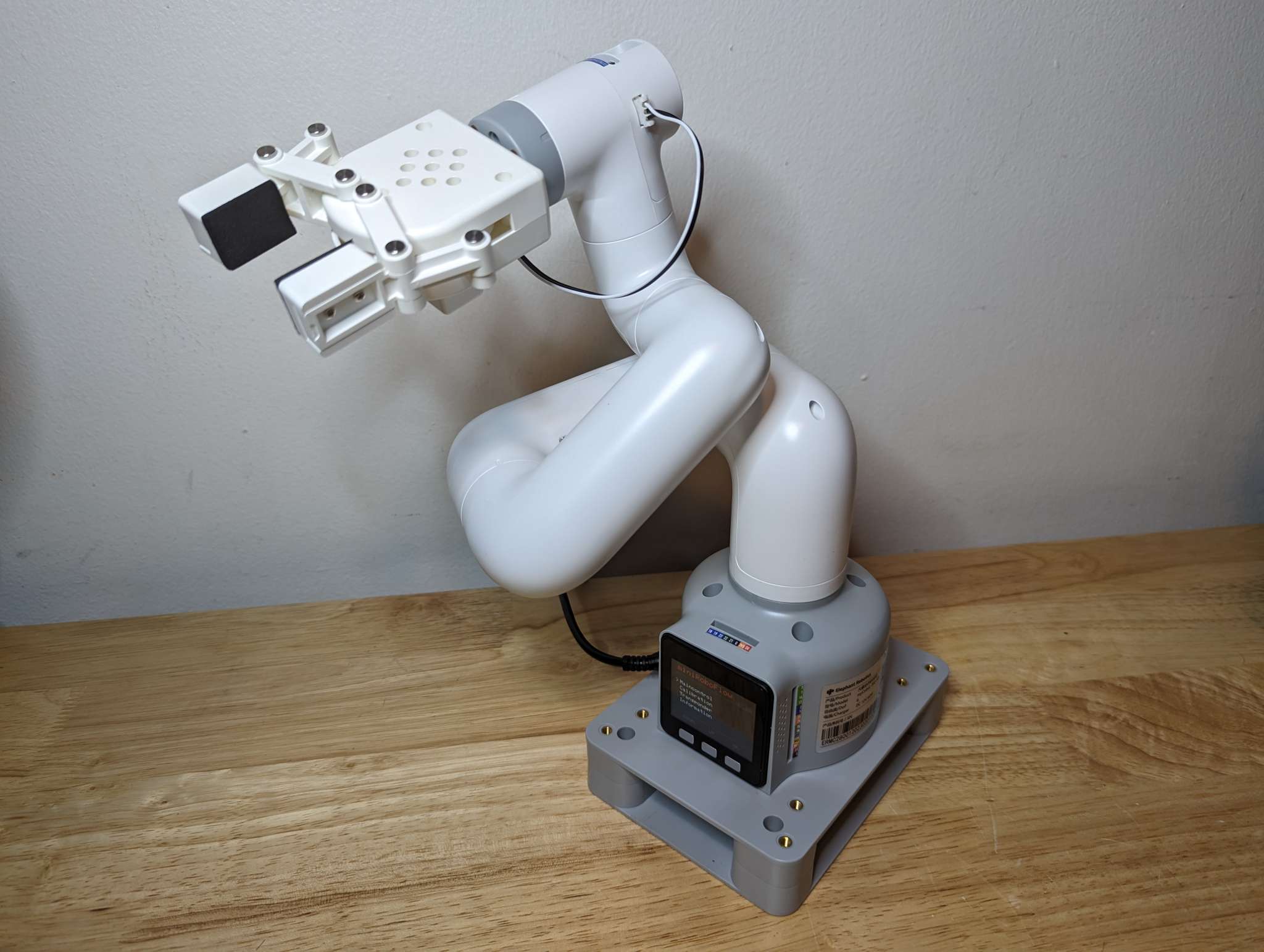 Elephant Robotics Mycobot Robotic Arm Review A Cool Robotic Arm