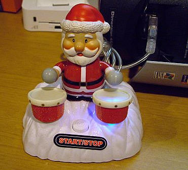 usbgeek drumming santa2