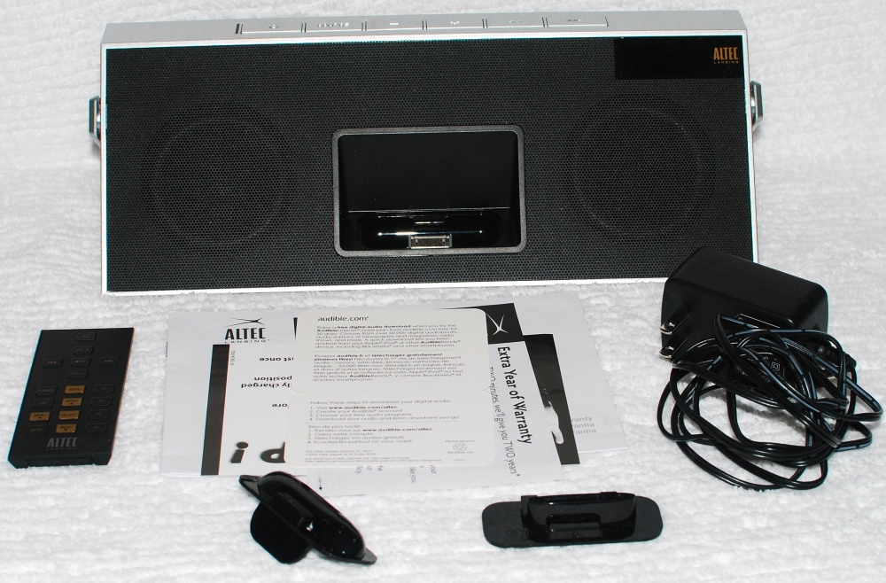 NEW Altec Lansing Altec Lansing Portable STERO for iPhone iPod WITH RECHARGEABLE BATTERY 