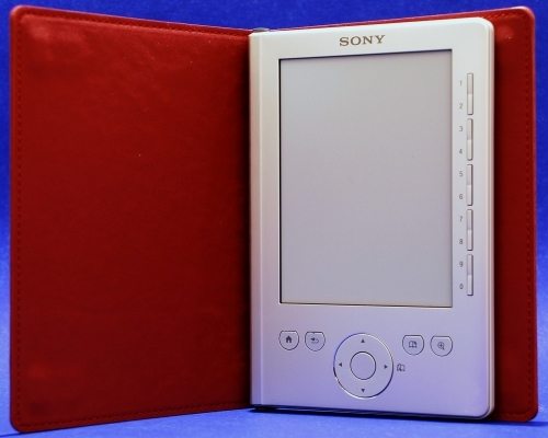 Sony Pocket Edition reader in optional premium case