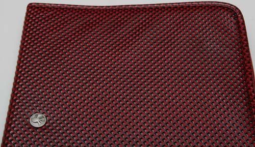 15.4 Red Diamond Pattern Sleeve