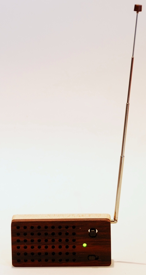 Motz FM Radio Music Box and Auxiliary Speaker Review The Gadgeteer