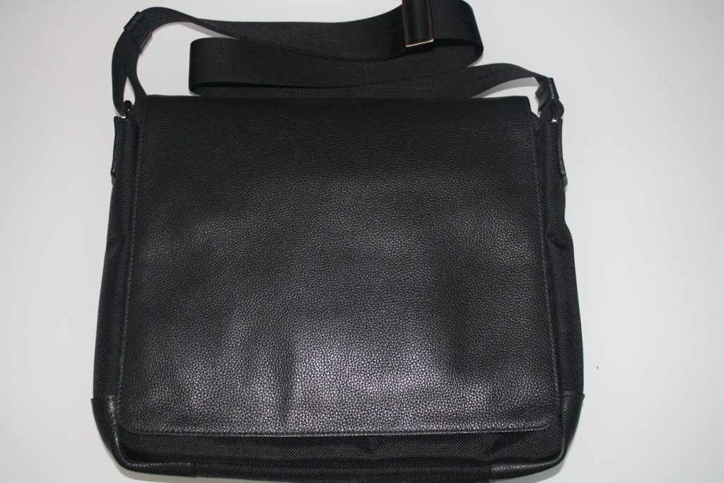 Padster iPad Bag Review - The Gadgeteer