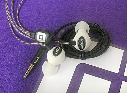 JAX MINI EARPHONES.