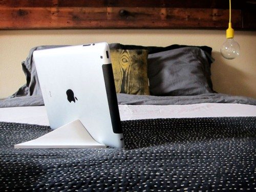 facet pyramid ipad stand