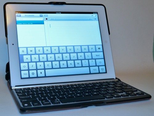 zaggkeys solo keyboard zaggfolio case ipad 14