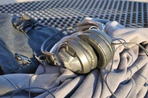 ArcticHeadphones1