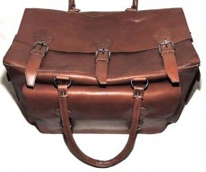 LederMann Extra Large Bridle Leather Travel Bag review - The Gadgeteer