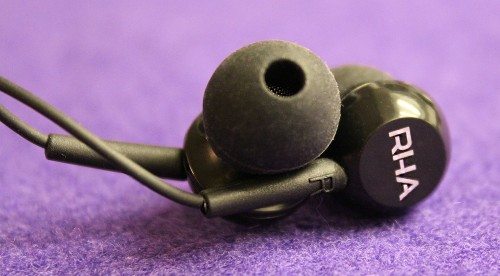 RHA_MA150_Earphone_2