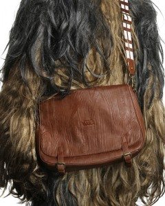 thinkgeek-chewbaccamessengerbag