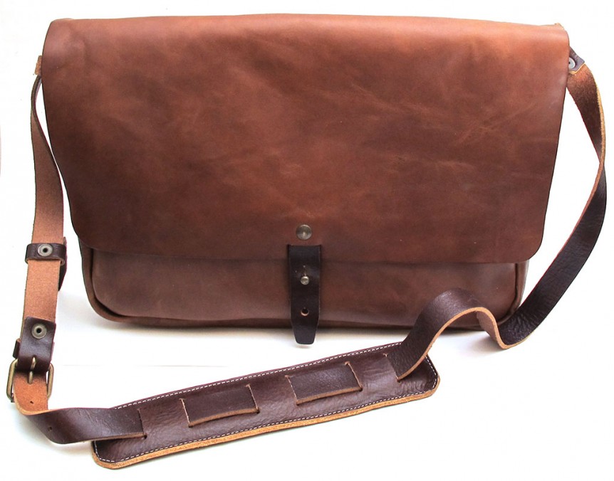Whipping Post Vintage Messenger Bag review - The Gadgeteer