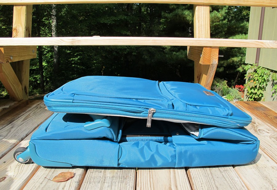 Biaggi Contempo 28" Expandable 4 Wheel Spinner Upright folding luggage