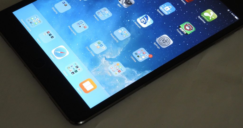 thumbnail image 2 of 0.33mm Premium Tempered Glass Screen Protector For IPad Mini 1 / 2 / 3 - Clear 2 of 2