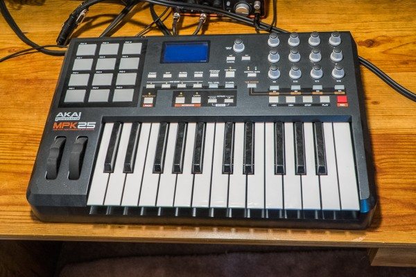 07) Akai MPC