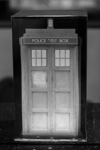 1409020 Tardis In A Box