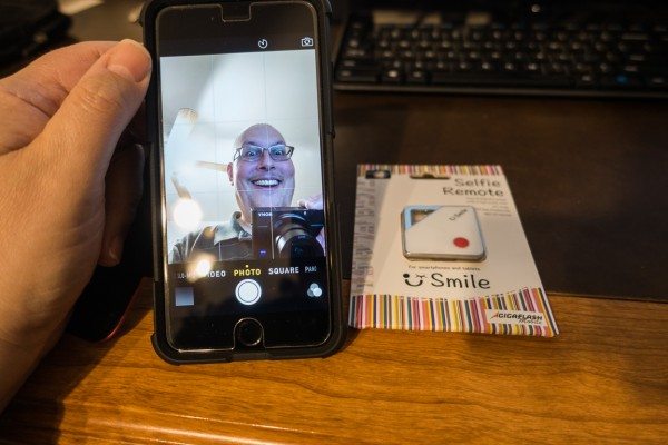 Smile SelfieRemote 1