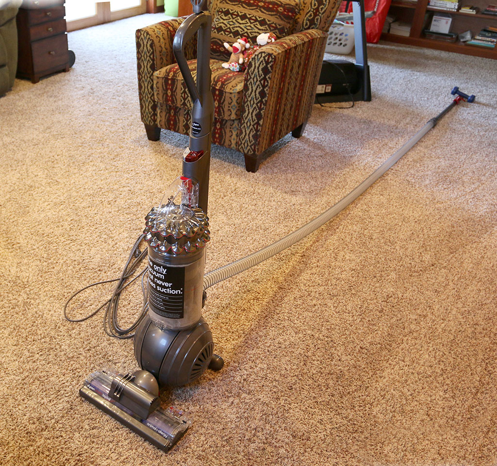 cleaning dyson hose