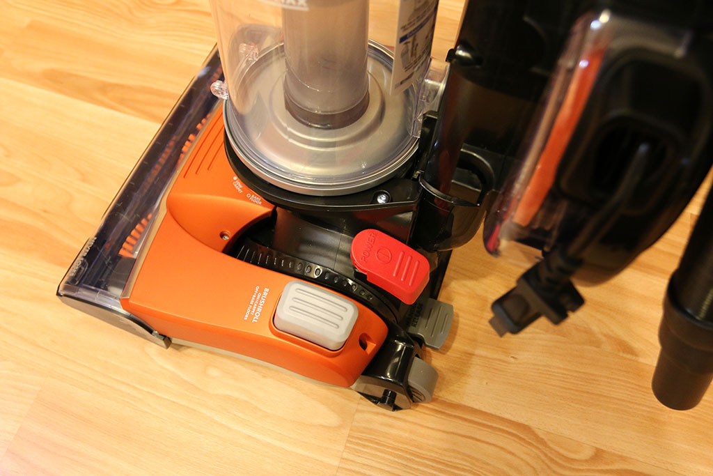 Eureka Brushroll Clean with SuctionSeal AS3401A vacuum review The