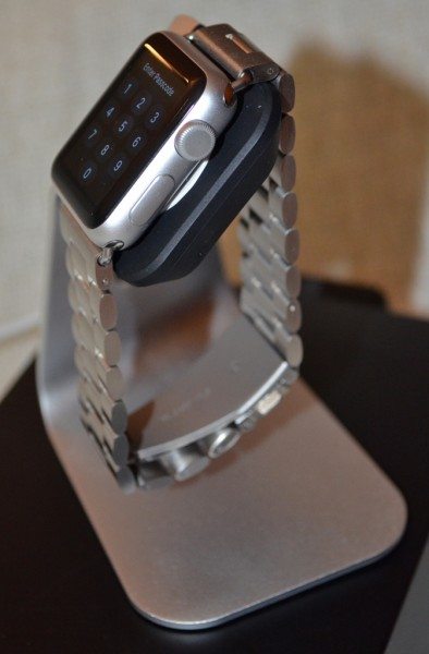 spigen-apple-watch-charging-stand-6