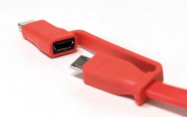 tylt-flyp-duo-reversible-USB-cable-4
