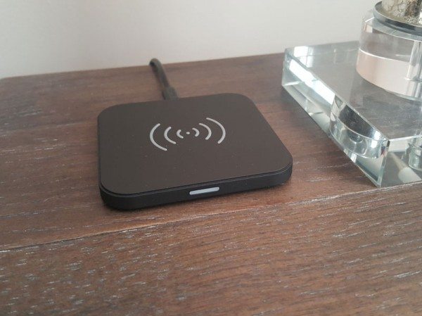 choetech wireless charger 1