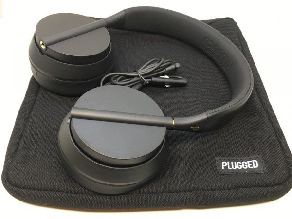 plugged crown headphones-08