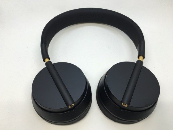 plugged crown headphones-10