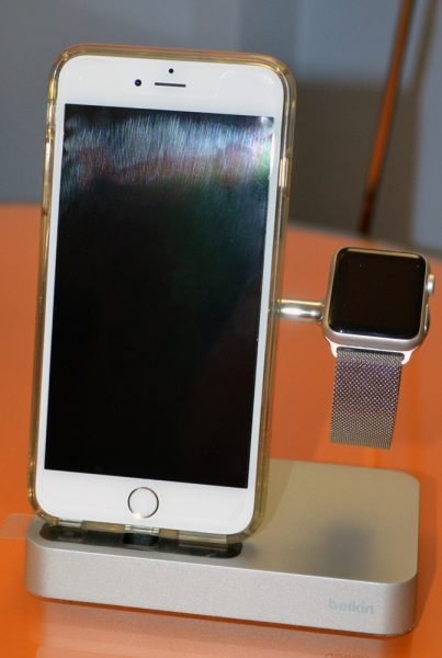 belkin-charge-dock-iphone-and-watch-8