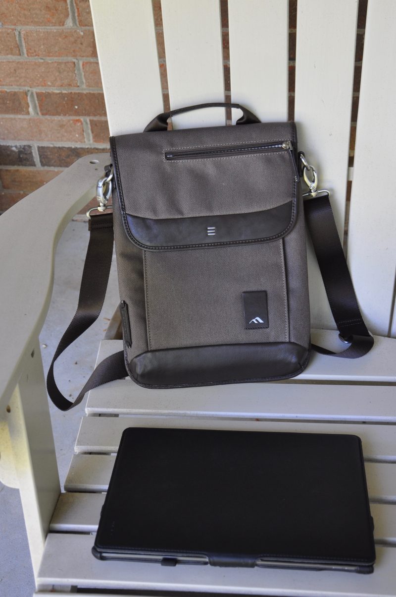 Brenthaven Medina vertical messenger laptop bag review The Gadgeteer