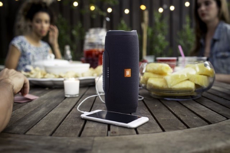 Zoom ind barndom mikroskopisk JBL Charge 3 waterproof portable Bluetooth speaker review - The Gadgeteer