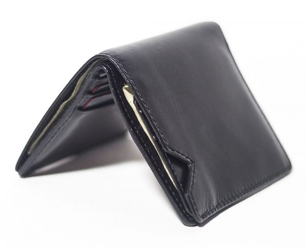 A-SLIM Chikara Wallet Review - The Gadgeteer