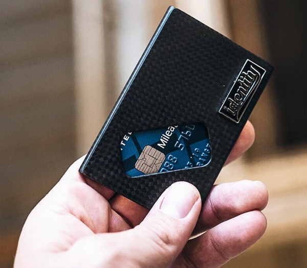 One80Pouch is a low-profile, clip-on wallet alternative - The Gadgeteer
