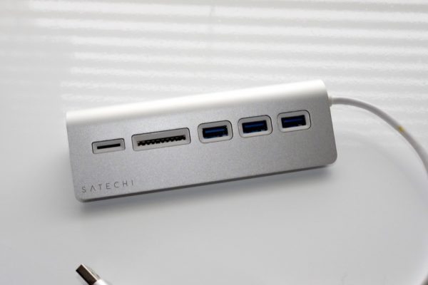 Satechi USB3 Hub Card Reader Review 03