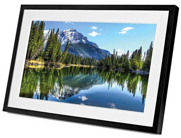 This supersized digital photo frame puts real artwork on your walls