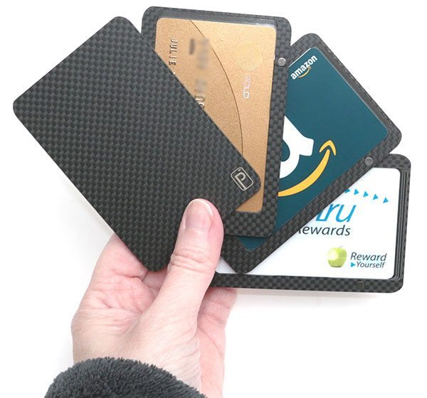 PITAKA carbon fiber magnetic wallet review - The Gadgeteer