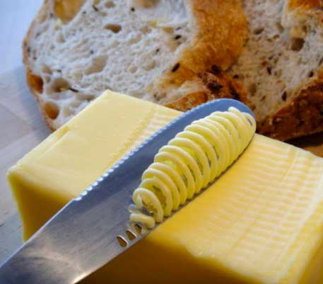 Butter knife that grates cold butter means no more ripped bread