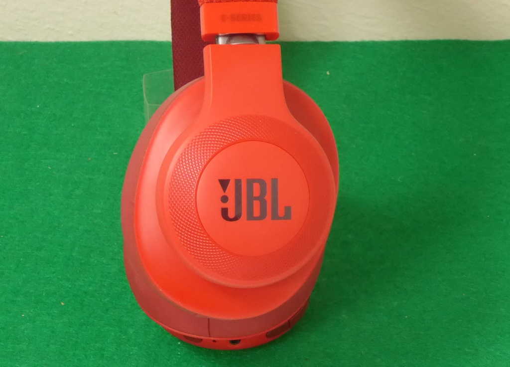 JBL E55BT wireless over-ear - The Gadgeteer