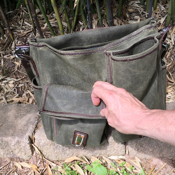 saddleback front pocket messenger bag