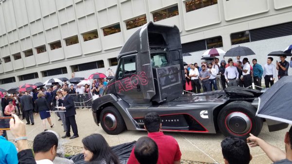 Cummins is coming after Tesla with an electric semi