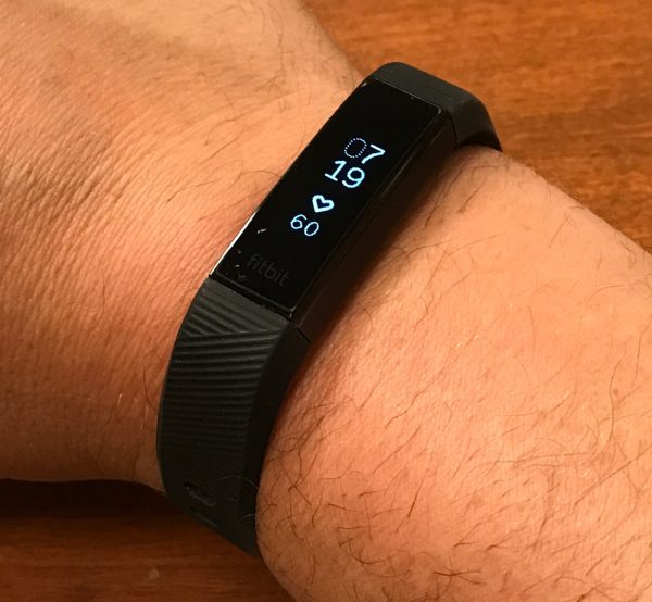 fitbit altaHR wrist