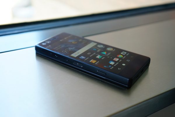 ZTE Axon M 9