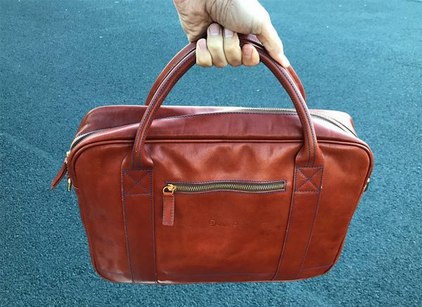 Danny P. Leather Messenger Bag review - The Gadgeteer