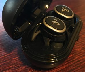 jaybird runtrue closeup