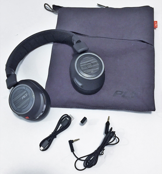Plantronics Voyager 8200 UC Bluetooth headset with noise canceling ...