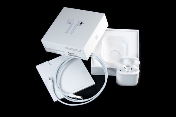 AirPods 02 600x400